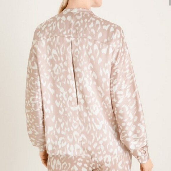 Black Label by Chico's Soft Satin Top long sleeve size XL NWT - Picture 2 of 14